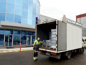 «Тульский Пивзавод» совместно с организацией «Волонтер 71» передал 10 000 бутылок воды Тульской областной клинической больнице